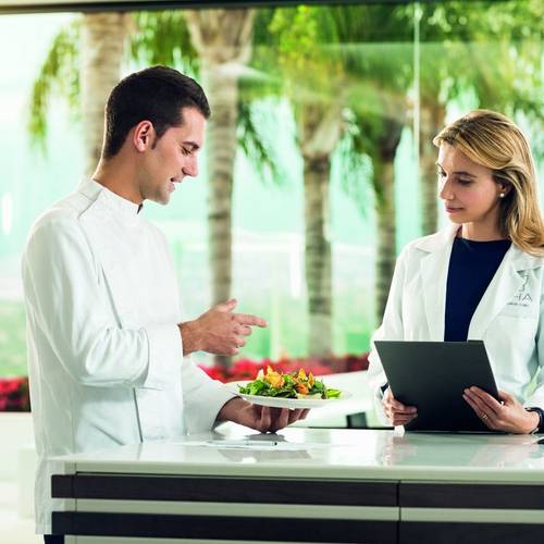 Choosing Between a Weight Management and a Detox Retreat